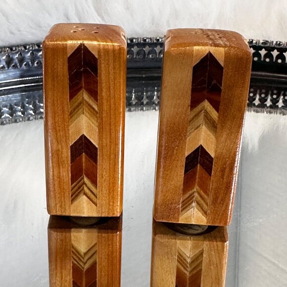 Salt Pepper Shakers, Inlaid Wood Veneer, Mid Century Cork Stoppers Rare, chevron - Picture 2 of 6